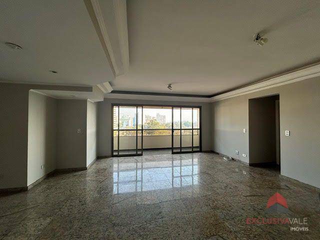 Apartamento à venda com 4 quartos, 180m² - Foto 2