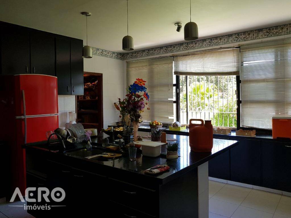 Chácara à venda com 5 quartos, 530m² - Foto 18