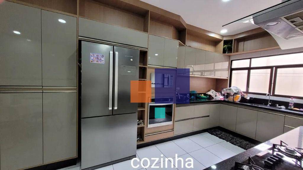 Sobrado à venda com 4 quartos, 272m² - Foto 5