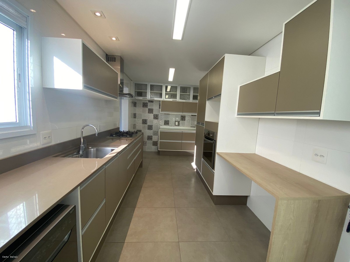 Apartamento para alugar com 3 quartos, 198m² - Foto 10