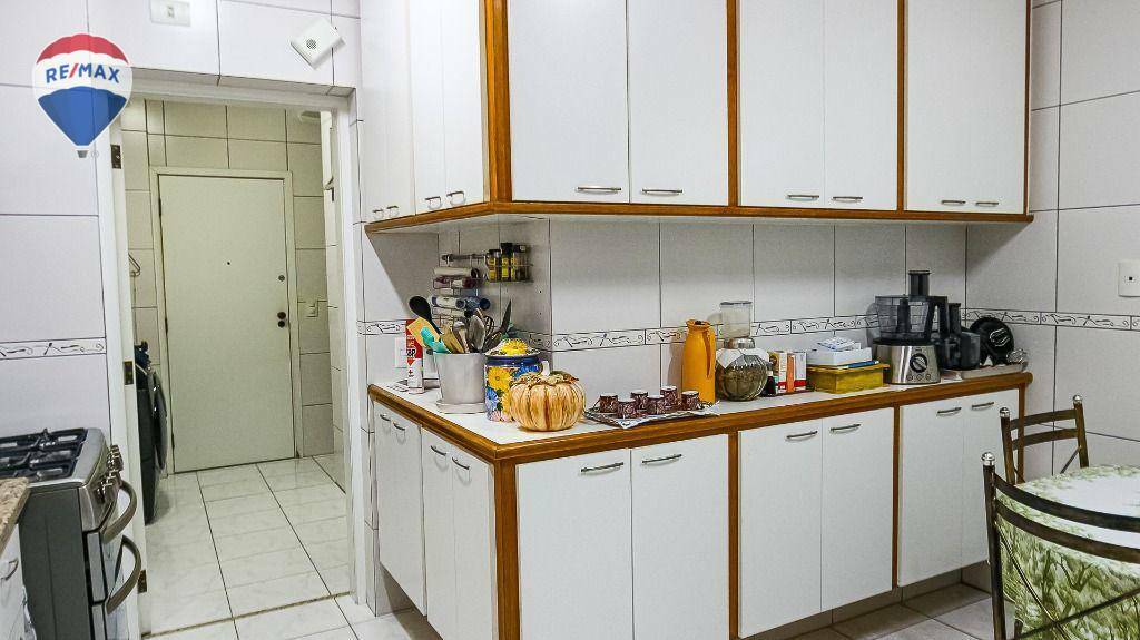 Apartamento à venda com 4 quartos, 200m² - Foto 13