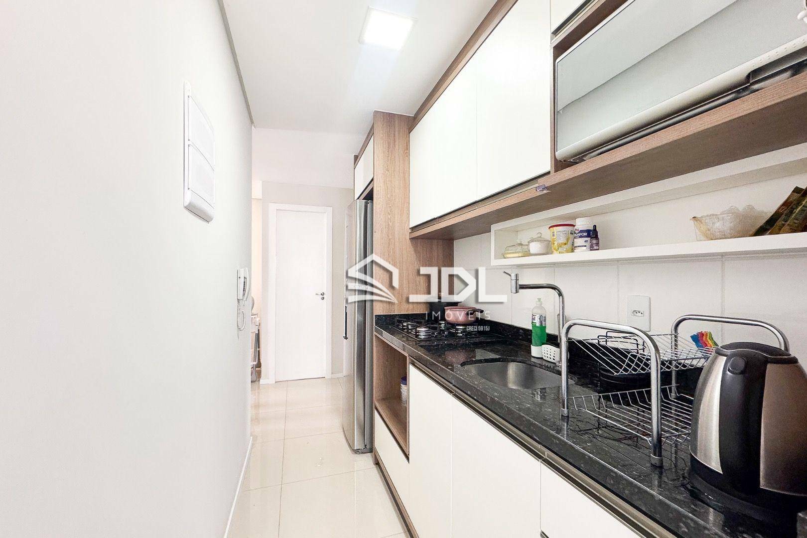 Apartamento à venda com 2 quartos, 57m² - Foto 17