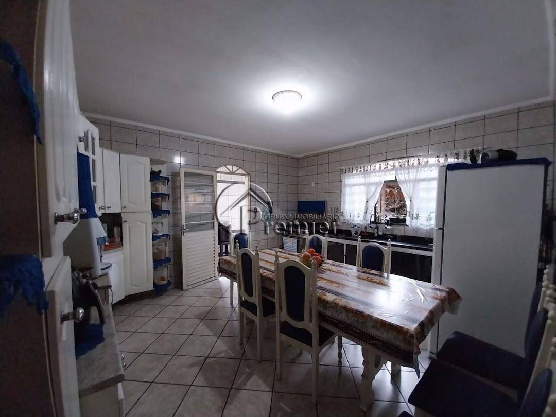 Casa à venda com 3 quartos, 250m² - Foto 11