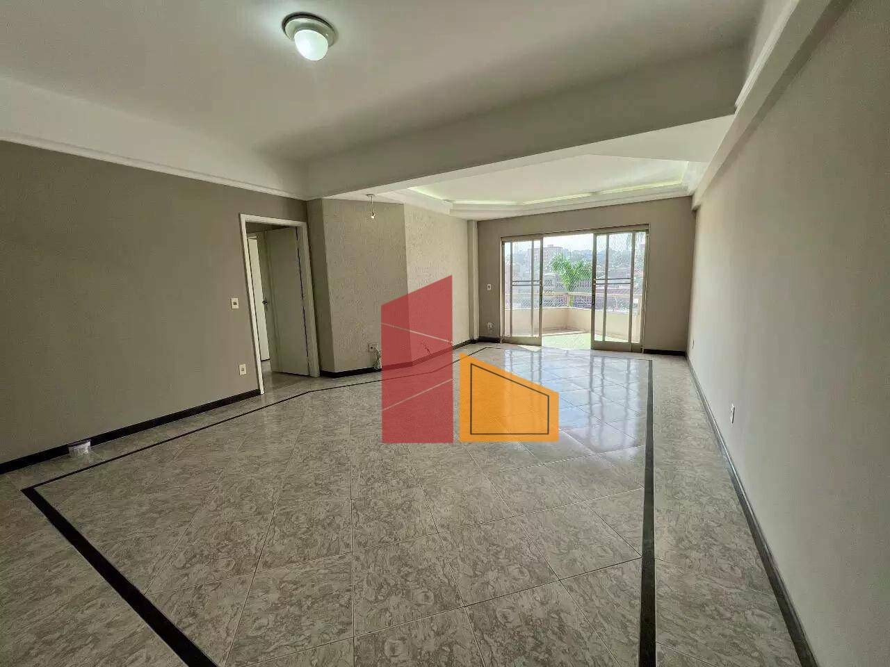 Apartamento à venda com 3 quartos, 148m² - Foto 1