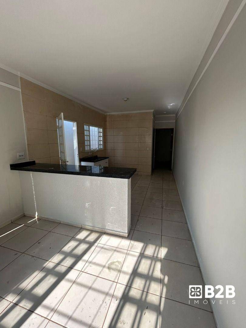 Casa à venda com 1 quarto, 42m² - Foto 1