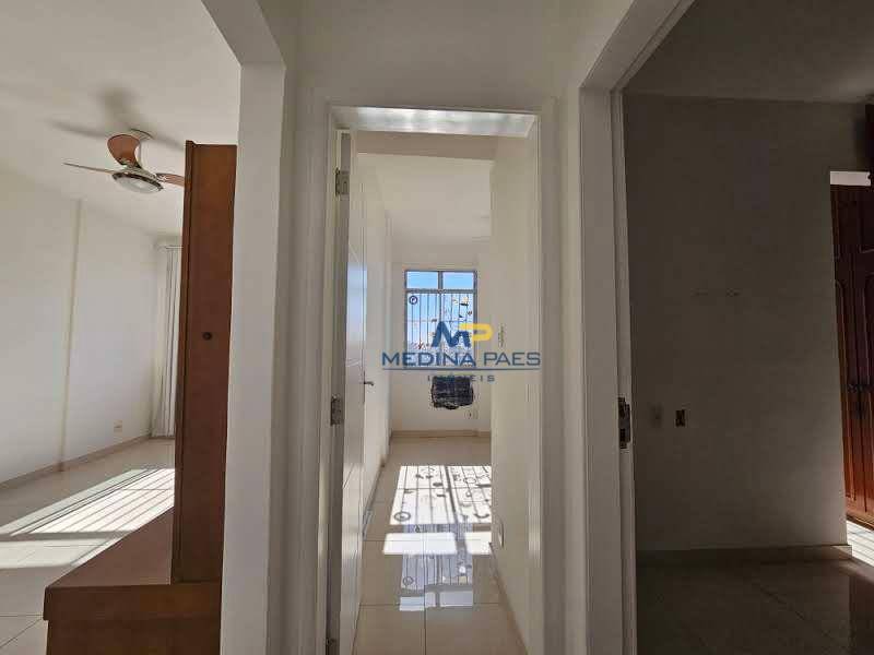 Apartamento à venda com 2 quartos, 70m² - Foto 4