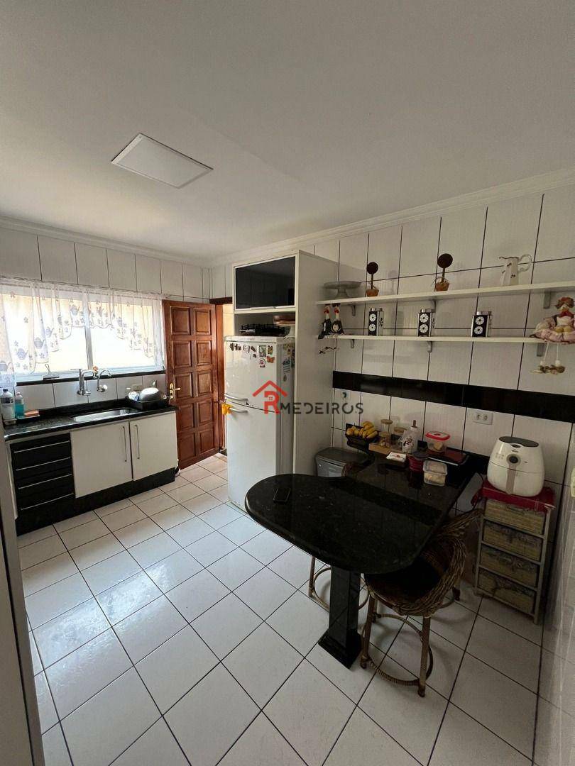 Sobrado à venda com 3 quartos, 130m² - Foto 5