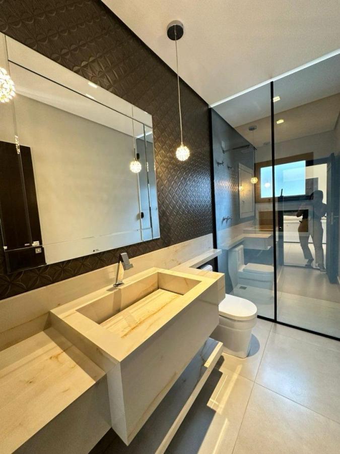 Casa de Condomínio para alugar com 3 quartos, 357m² - Foto 18