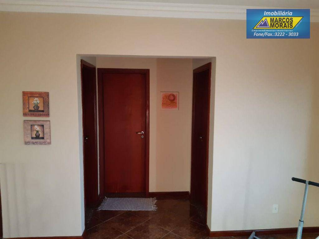 Casa à venda com 4 quartos, 250m² - Foto 29