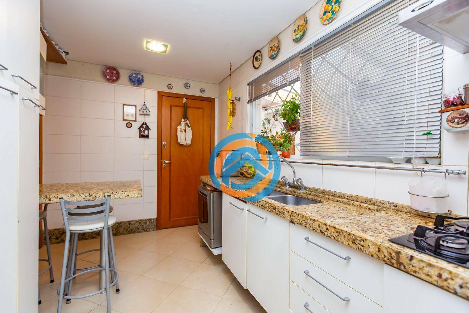 Sobrado à venda com 5 quartos, 220m² - Foto 51