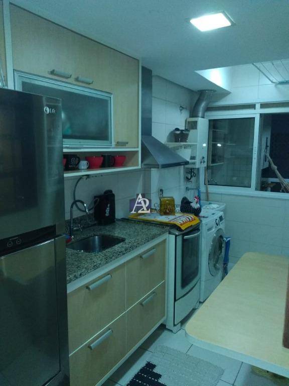 Apartamento à venda com 2 quartos, 70m² - Foto 8