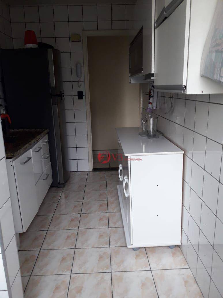 Apartamento à venda com 2 quartos, 58m² - Foto 4