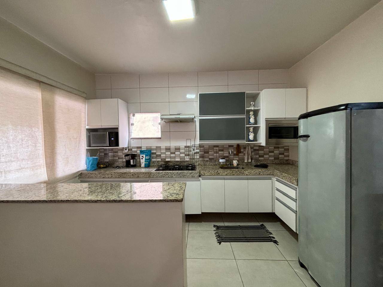 Apartamento à venda com 2 quartos, 70m² - Foto 1