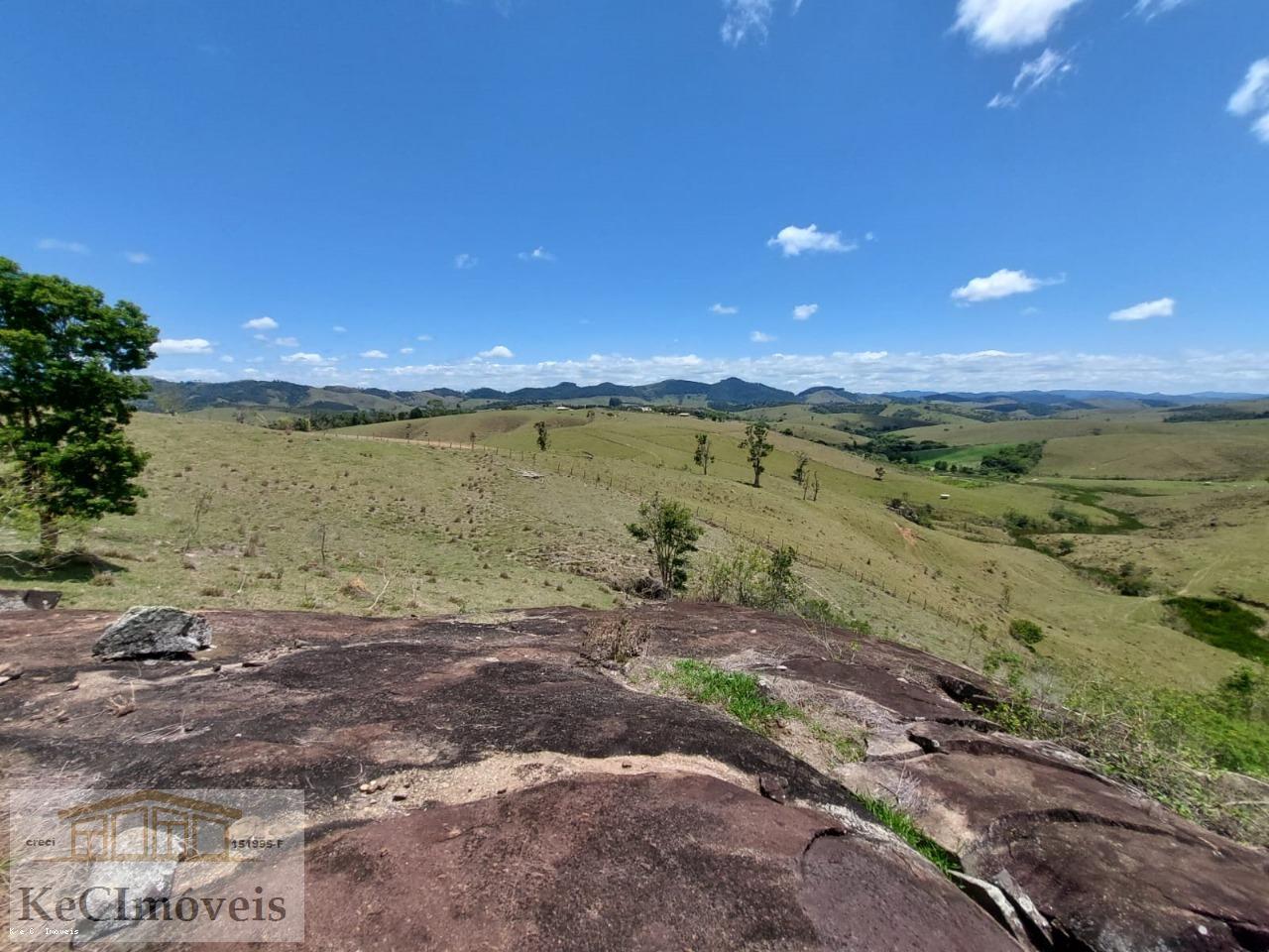 Fazenda à venda com 2 quartos, 300000m² - Foto 1