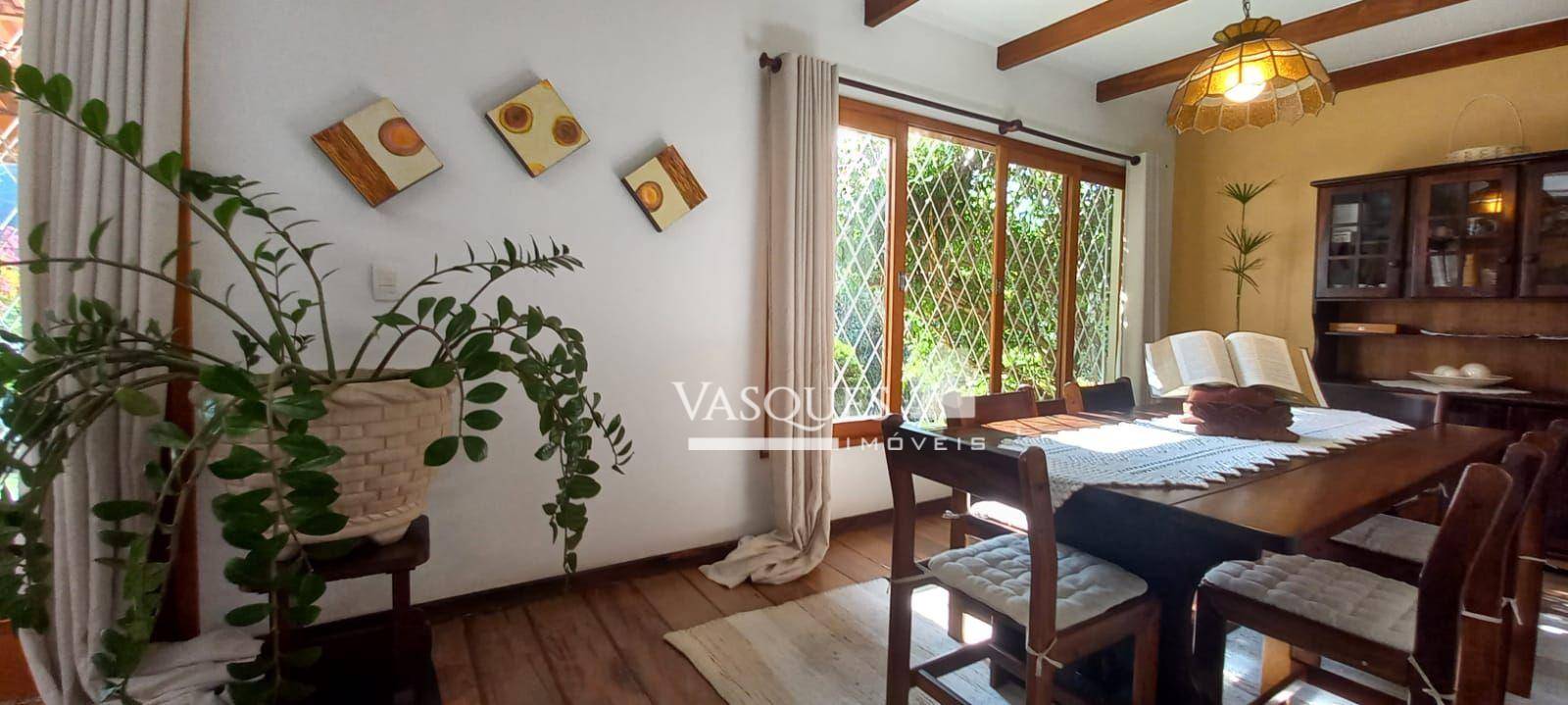 Casa à venda com 3 quartos, 271m² - Foto 2