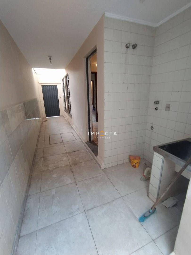 Casa à venda com 2 quartos, 200m² - Foto 10