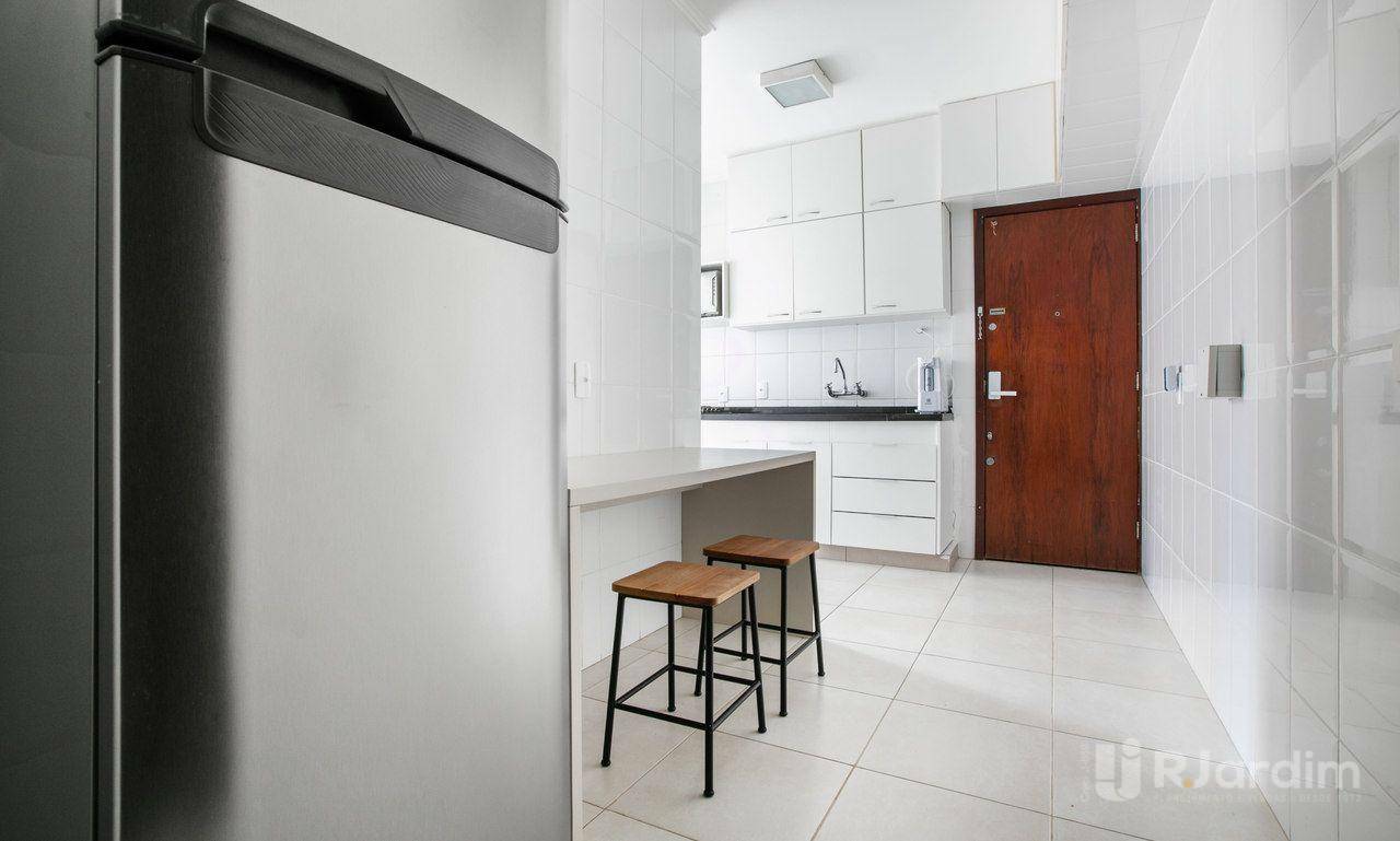 Apartamento para alugar com 3 quartos, 139m² - Foto 14