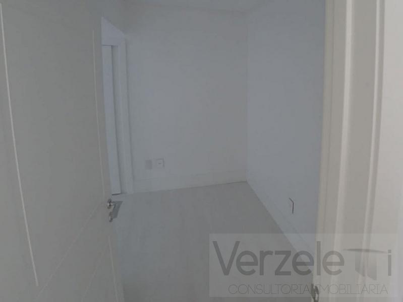 Apartamento à venda com 3 quartos, 151m² - Foto 28