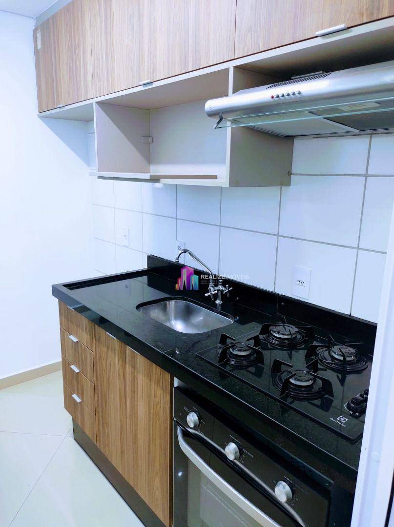 Apartamento à venda com 3 quartos, 64m² - Foto 2