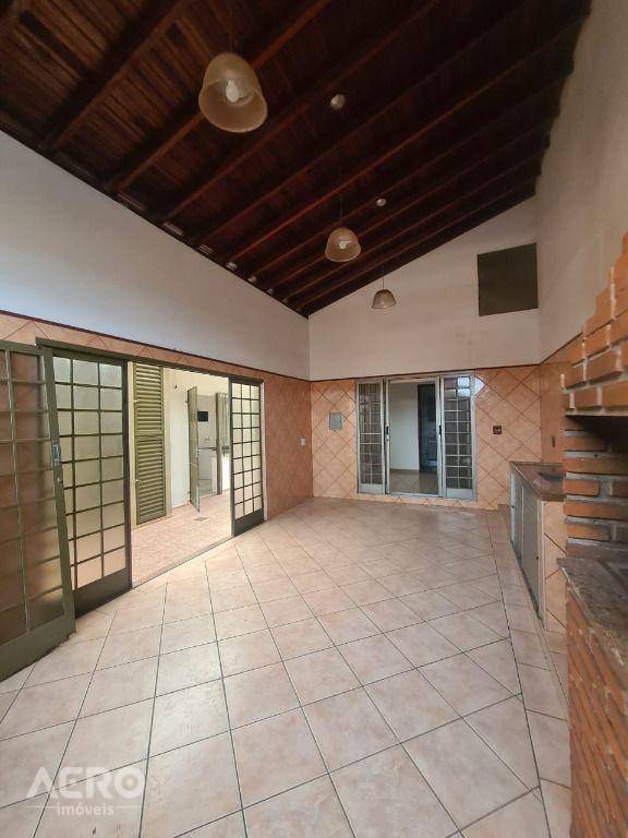 Casa à venda com 3 quartos, 223m² - Foto 12