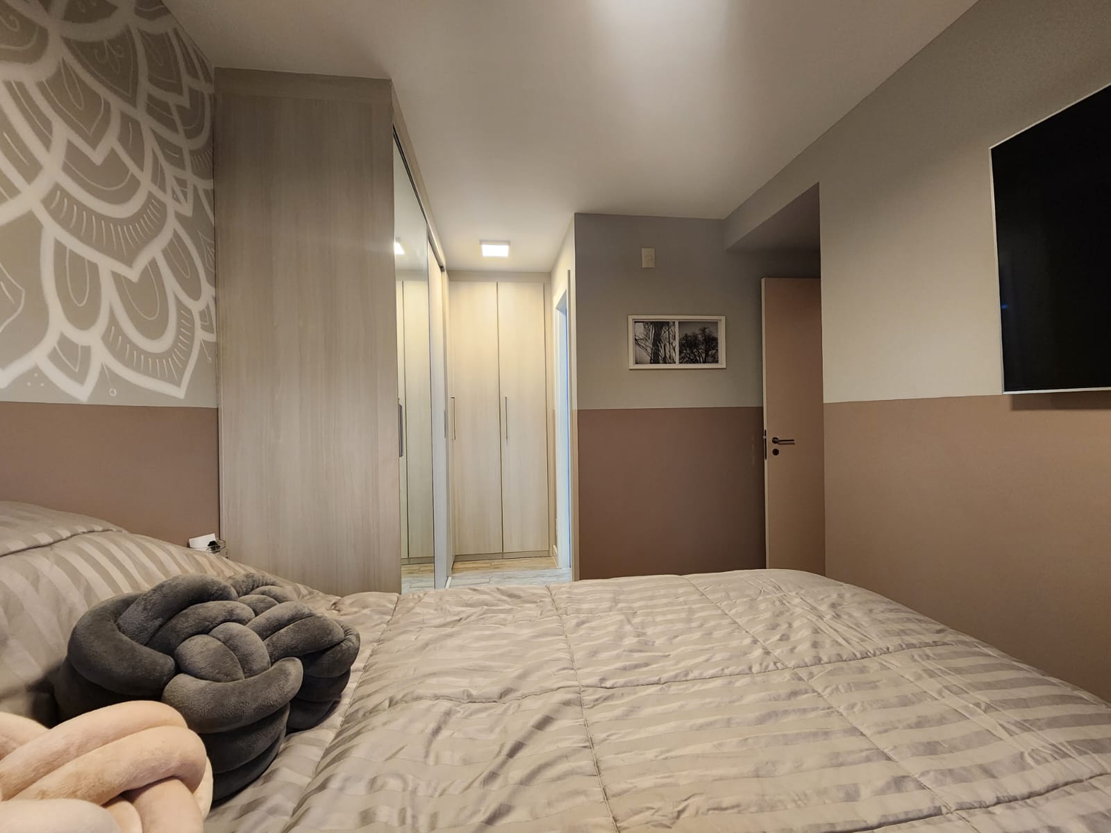 Apartamento à venda com 2 quartos, 68m² - Foto 2