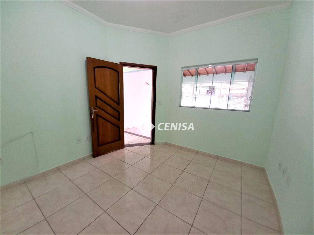 Casa à venda com 2 quartos, 92m² - Foto 2