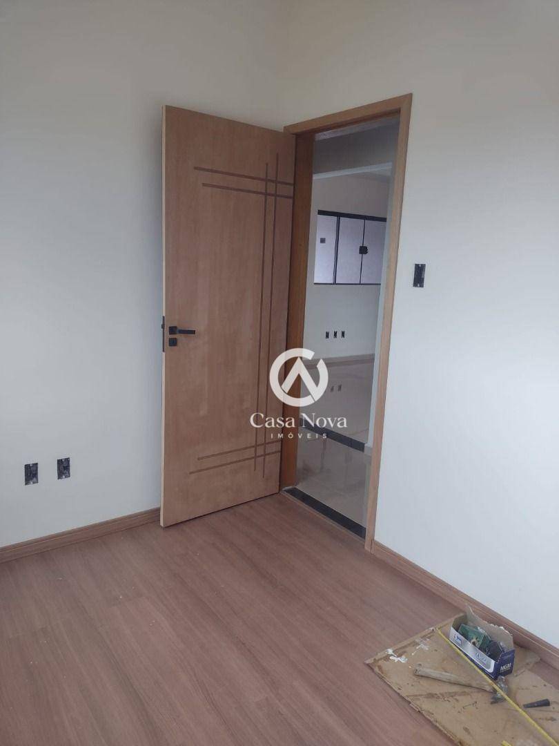 Casa à venda com 3 quartos, 200m² - Foto 11