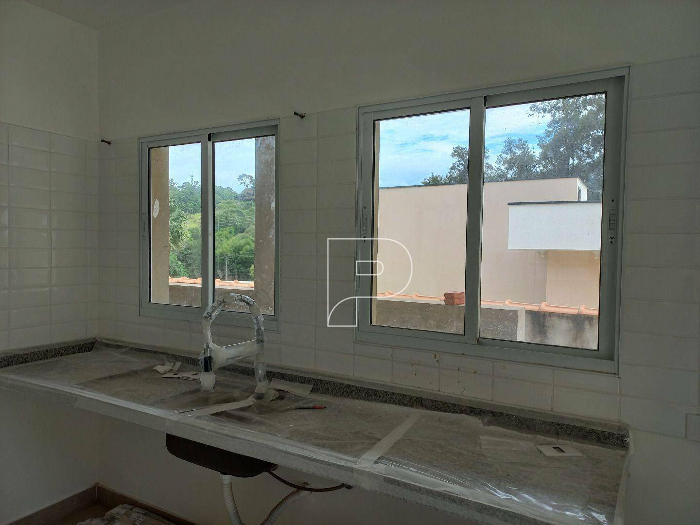 Casa de Condomínio à venda com 4 quartos, 282m² - Foto 8