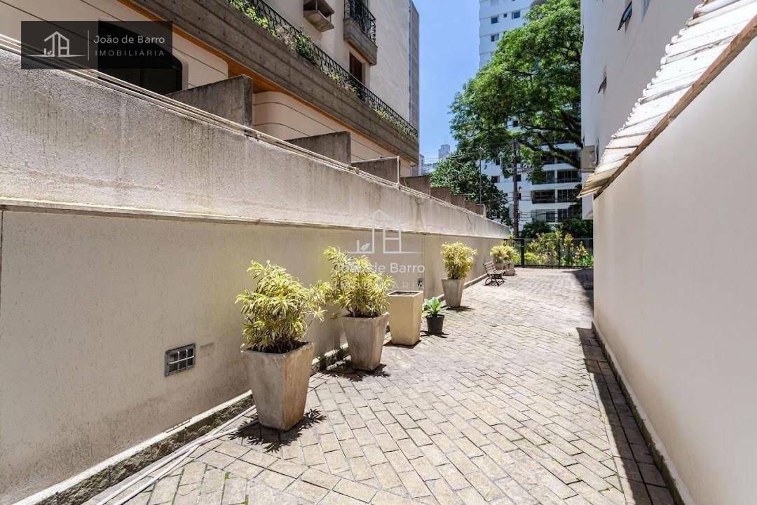 Apartamento para alugar com 3 quartos, 180m² - Foto 25