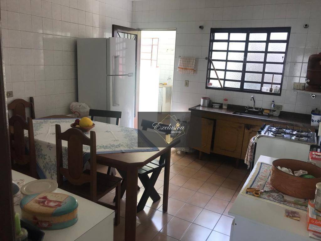 Casa à venda com 2 quartos, 100m² - Foto 4