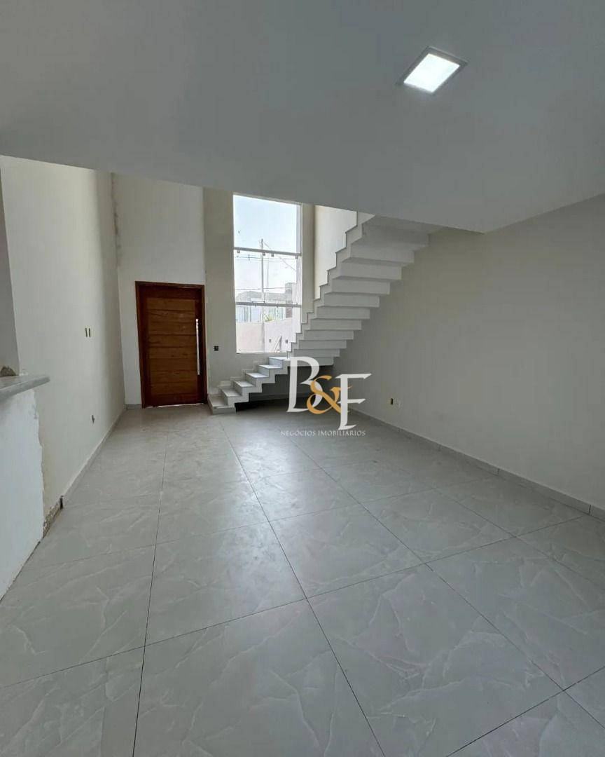 Casa à venda com 3 quartos, 186m² - Foto 2