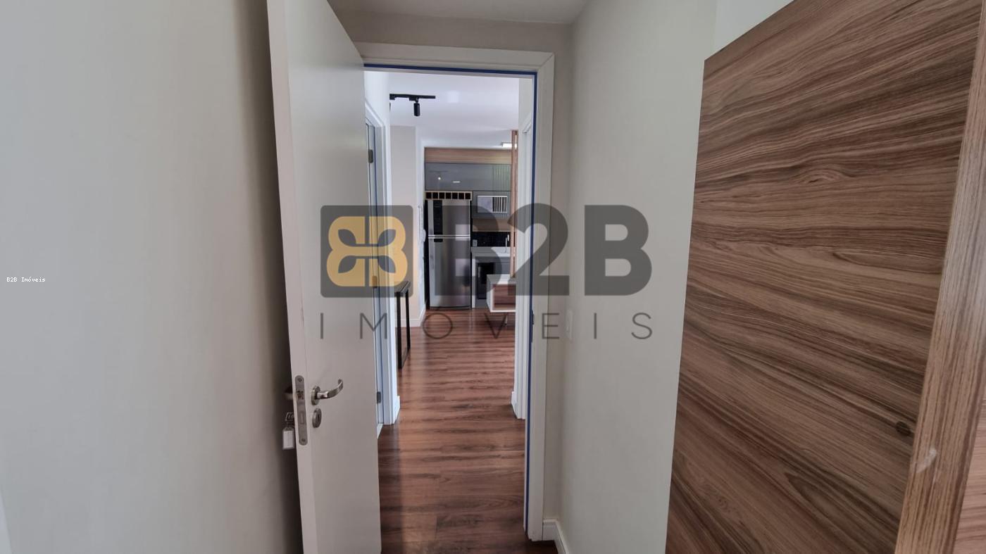 Apartamento à venda com 2 quartos, 69m² - Foto 8