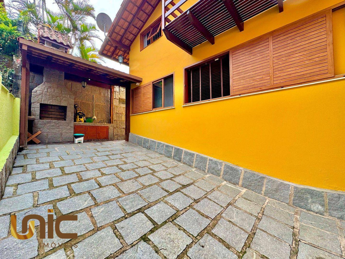 Casa à venda com 4 quartos, 220m² - Foto 42