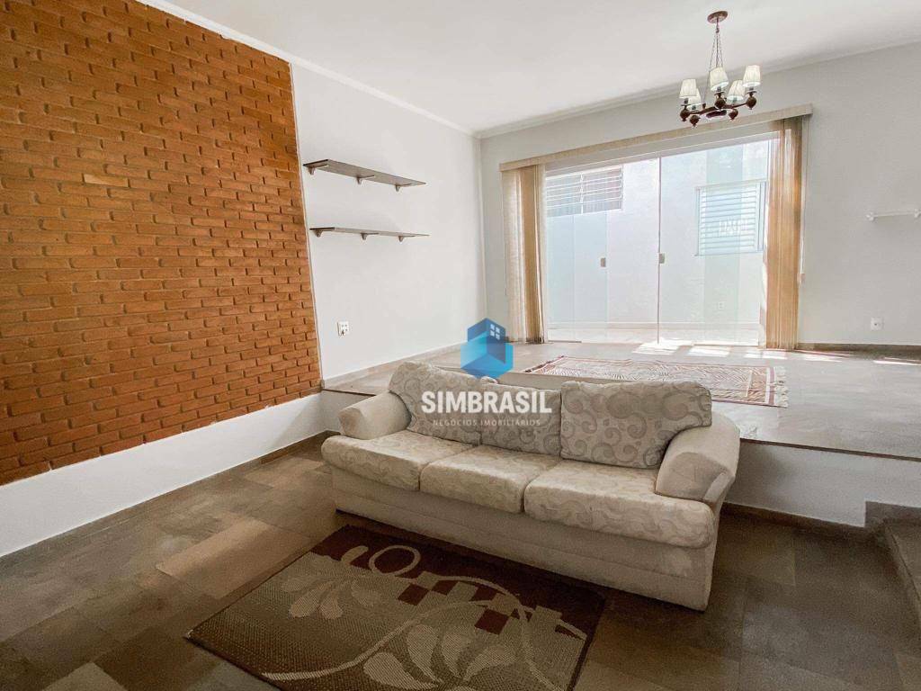 Casa à venda com 5 quartos, 207m² - Foto 3