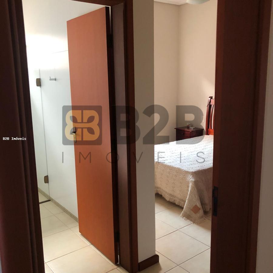 Casa à venda com 3 quartos, 270m² - Foto 26