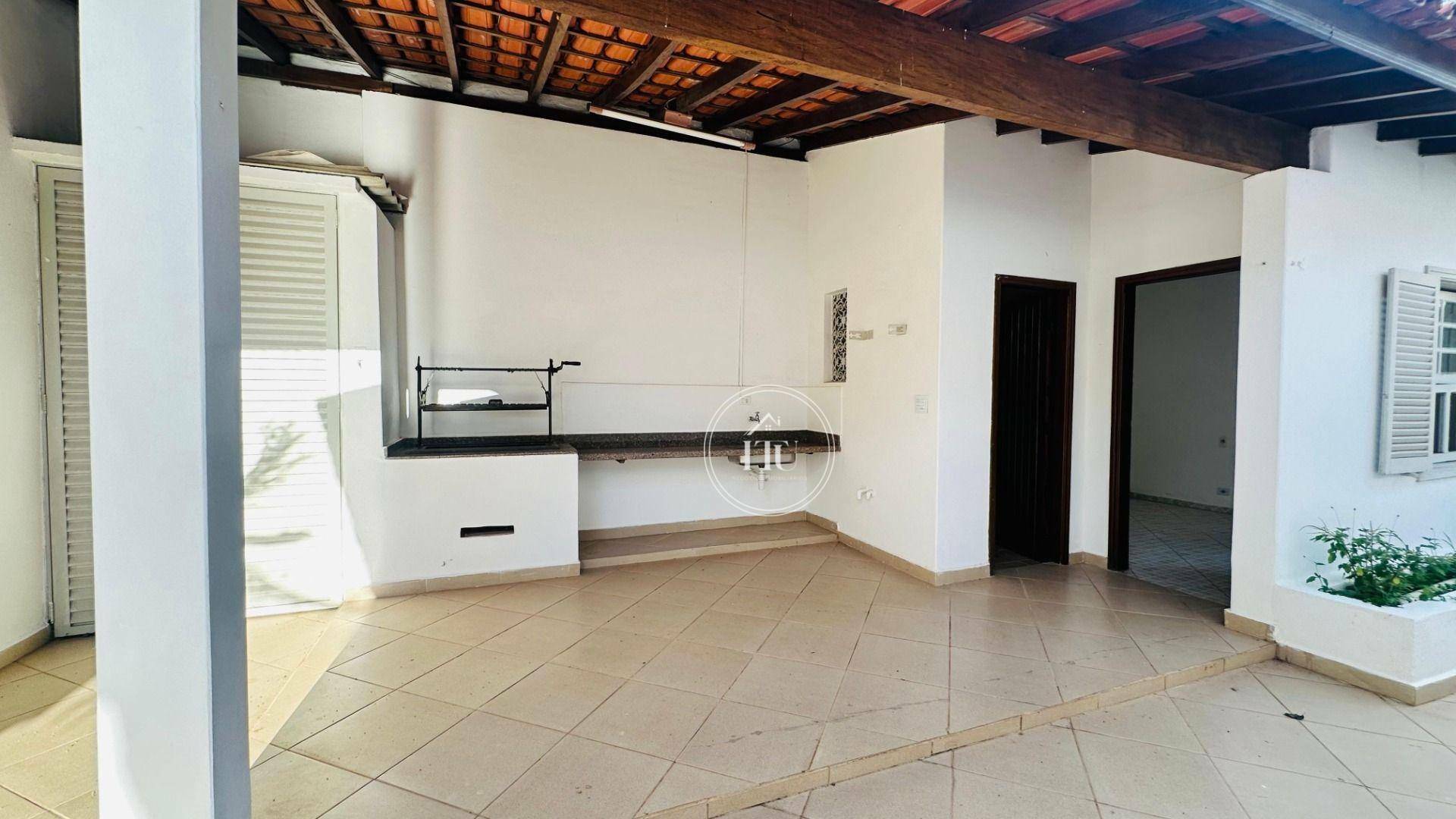 Casa de Condomínio para alugar com 3 quartos, 207m² - Foto 18