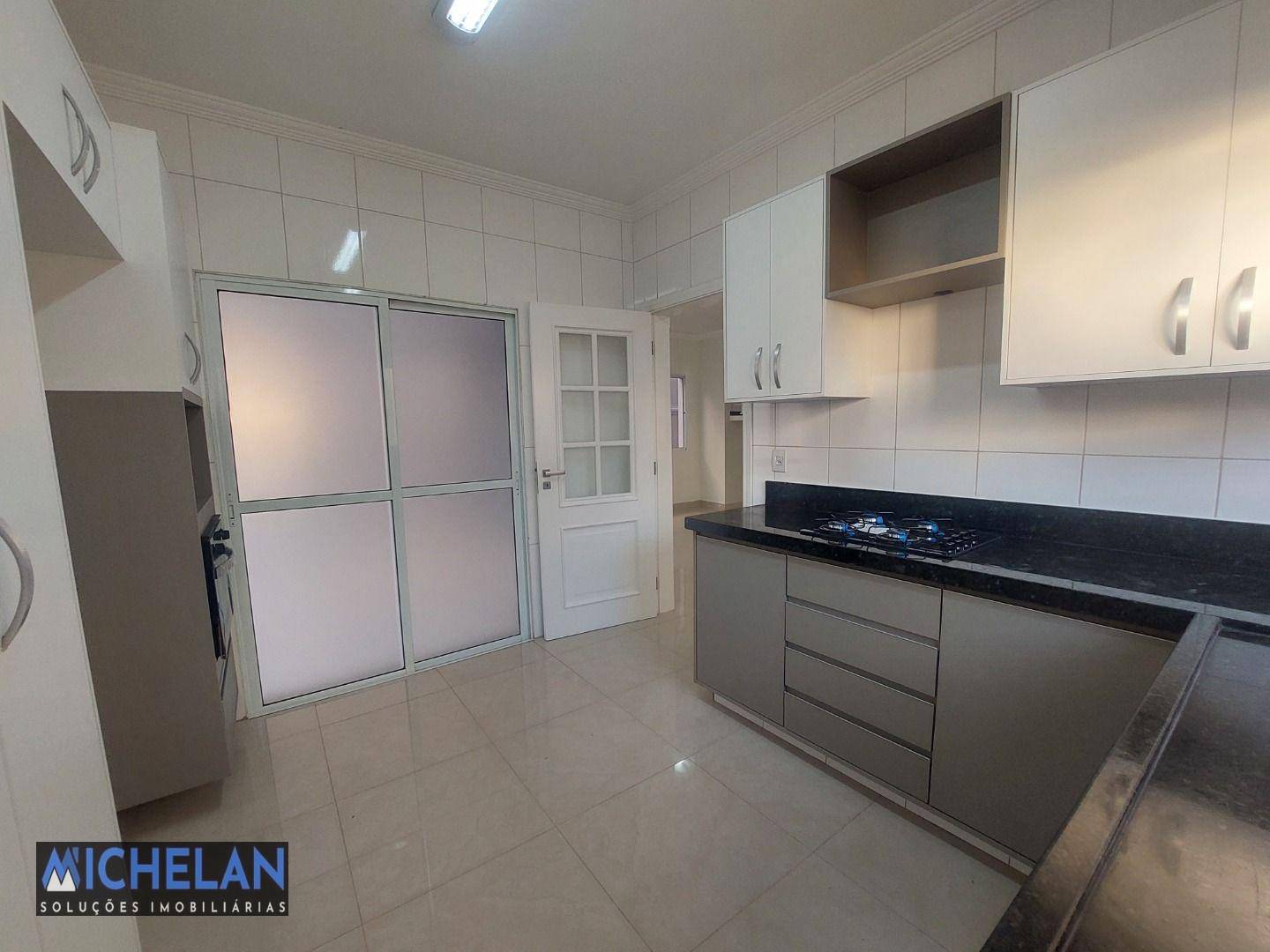 Casa de Condomínio para alugar com 3 quartos, 220m² - Foto 17