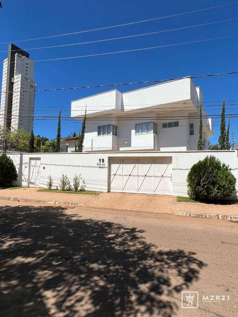 Sobrado à venda com 3 quartos, 400m² - Foto 1