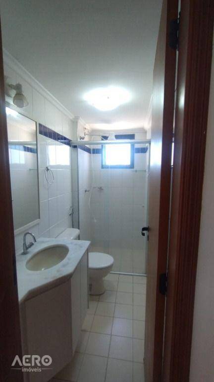 Apartamento para alugar com 2 quartos, 65m² - Foto 17