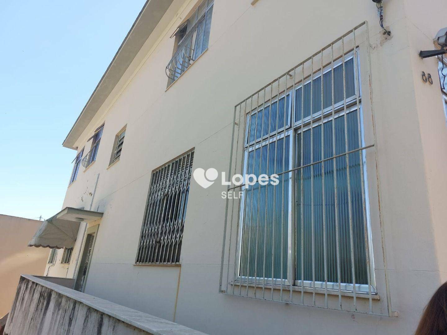 Apartamento à venda com 2 quartos, 70m² - Foto 2