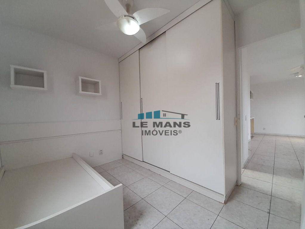 Apartamento à venda com 2 quartos, 64m² - Foto 4