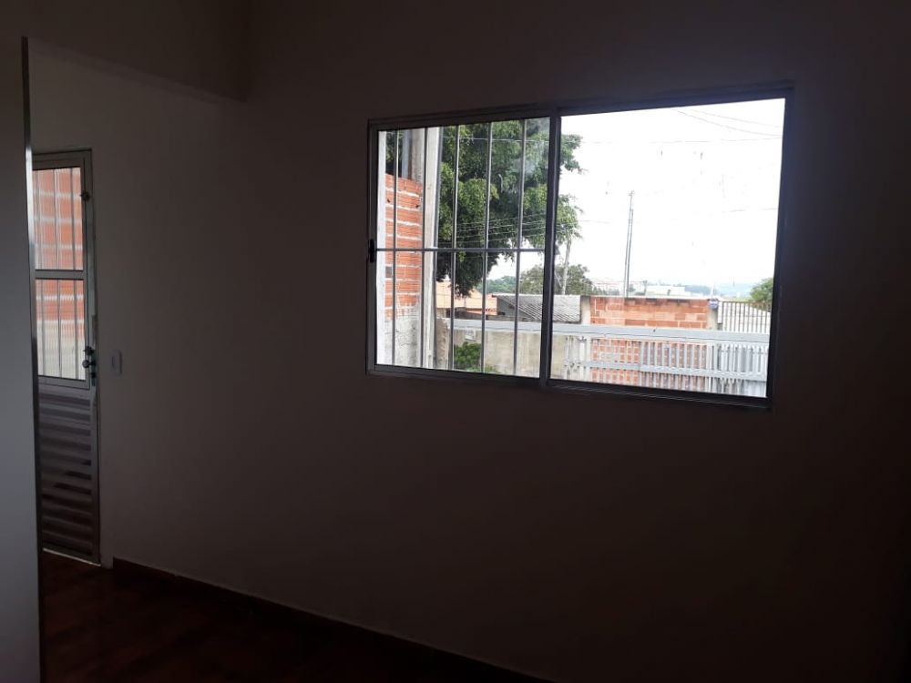 Casa para alugar com 2 quartos, 50m² - Foto 2