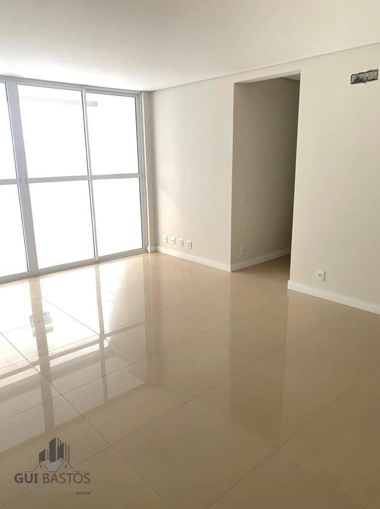 Apartamento à venda com 3 quartos, 148m² - Foto 5