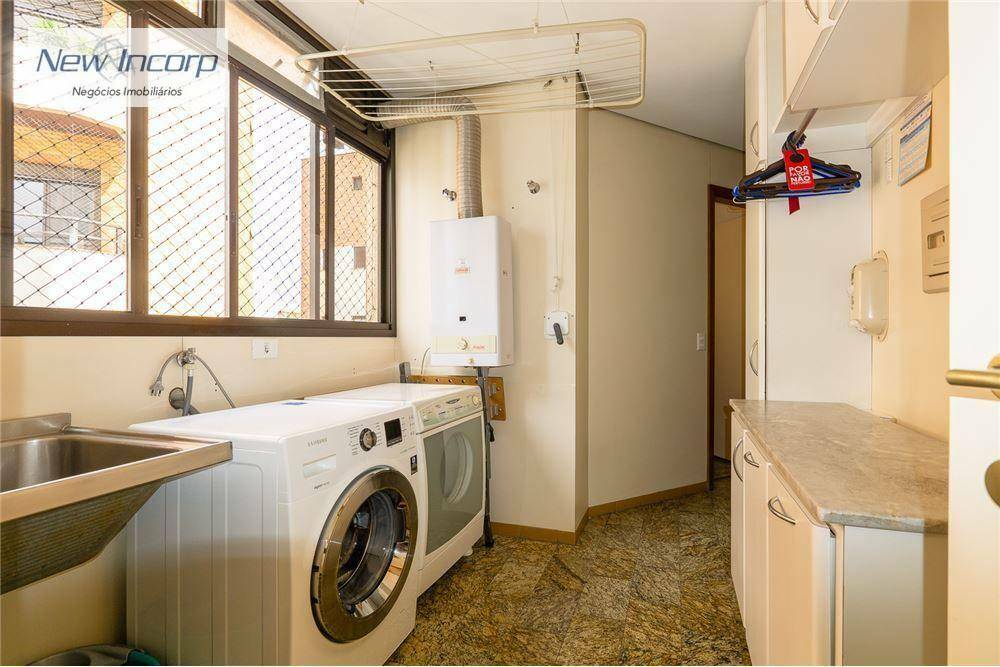 Apartamento à venda com 4 quartos, 200m² - Foto 17