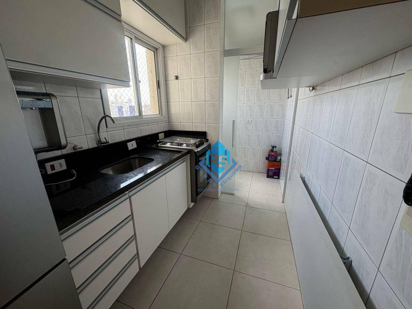 Apartamento à venda com 2 quartos, 65m² - Foto 2