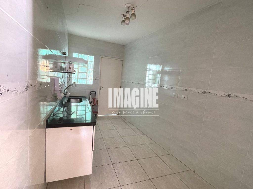 Casa para alugar com 2 quartos, 120m² - Foto 10