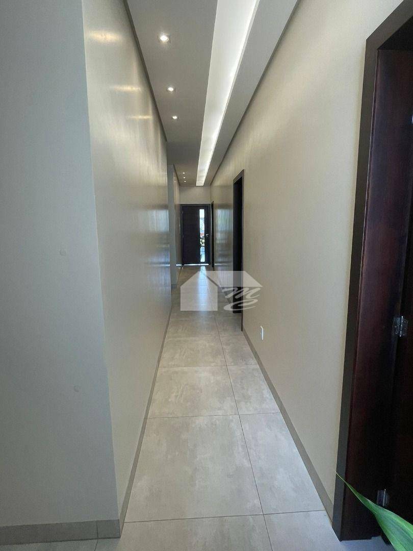 Casa à venda com 4 quartos, 250m² - Foto 13