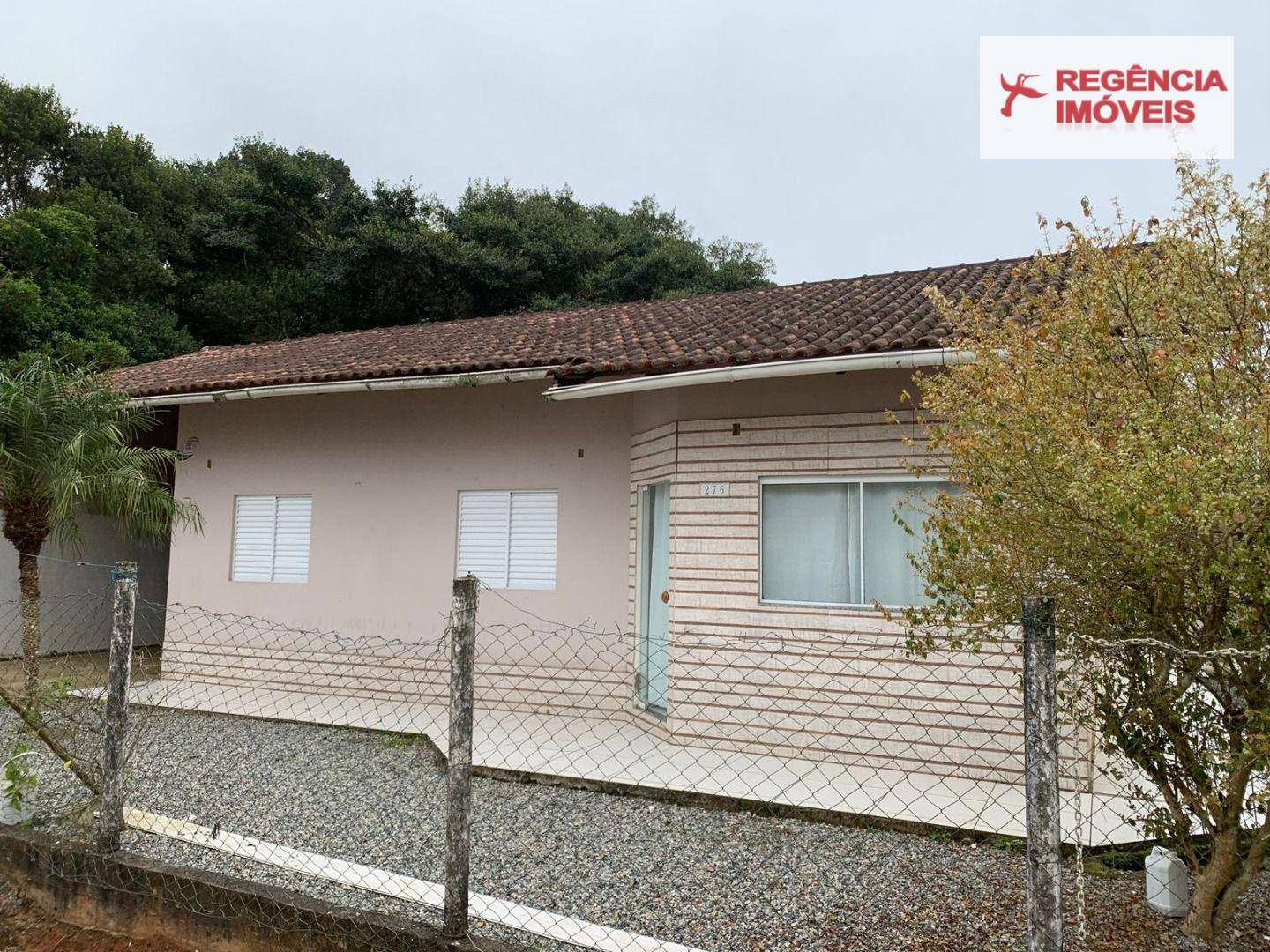 Casa à venda com 3 quartos, 110m² - Foto 1