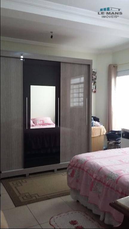 Casa à venda com 3 quartos, 195m² - Foto 14