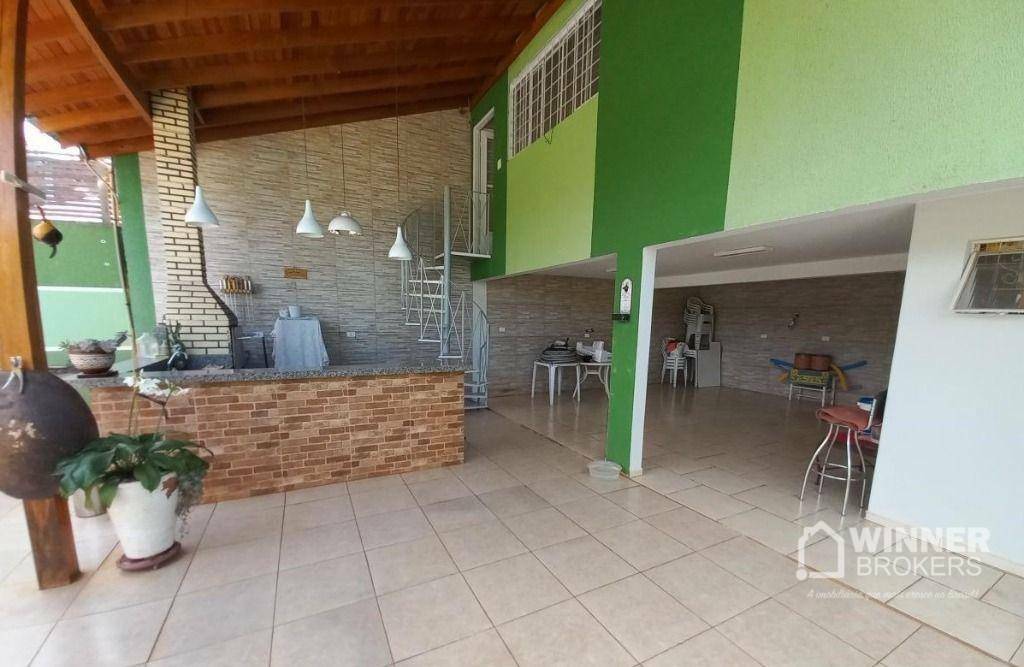 Casa à venda com 3 quartos, 220m² - Foto 15